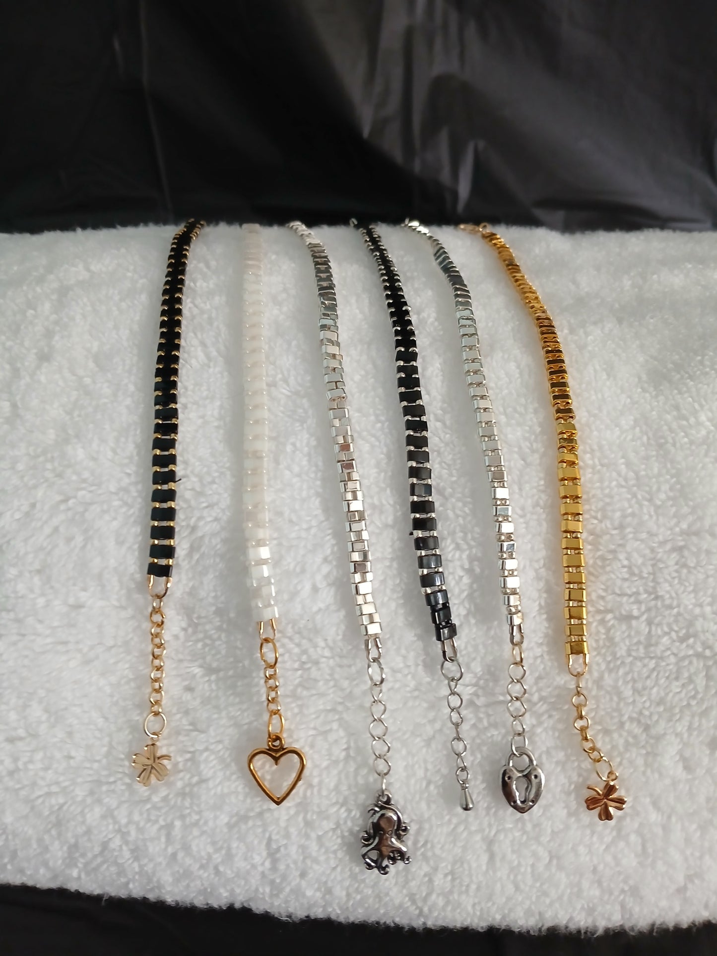 Multi size Tila single row