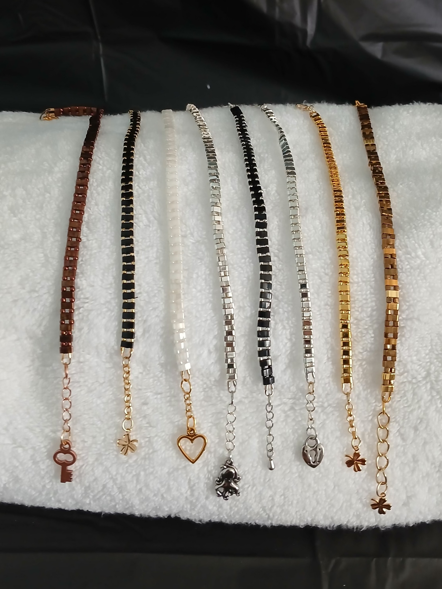 Multi size Tila single row